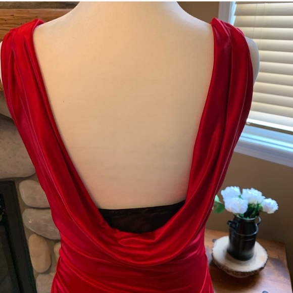 BCBGMaxazria Red dress with built in corset - Picture 5 of 7